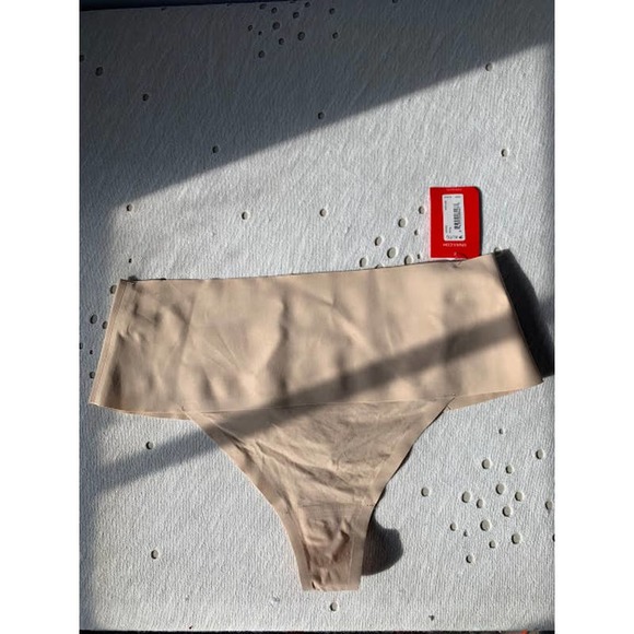 SPANX Other - Spanx Undietectable thongs Size XL Nude NWOT